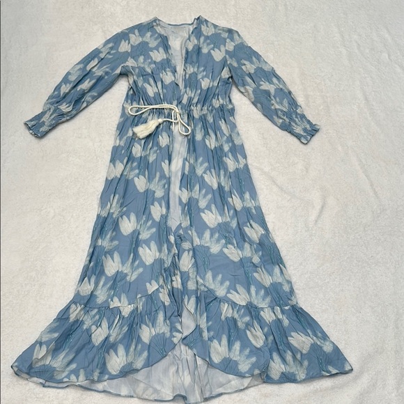 Palmacea Blue and White Floral Swimwear Resort Coverup with Flowing Design - Picture 5 of 15